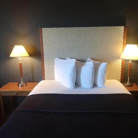 Travelodge By Wyndham Edmonton West-2
